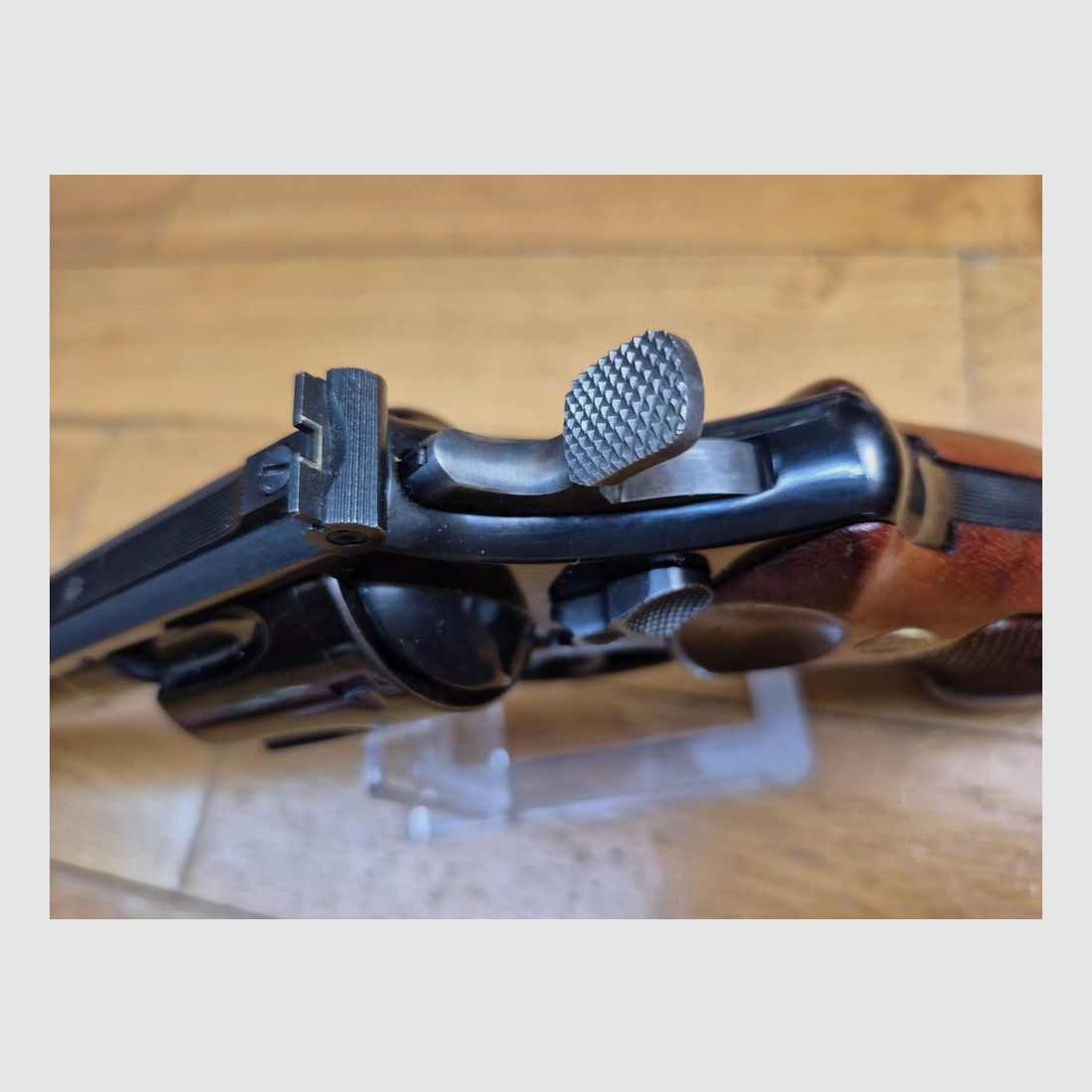 Terror of bears! – Smith & Wesson M29-2 Revolver – Cal .44Mag – Barrel 8&prime; 3/8 inches – The longest in the catalog! – Exceptional blued finish – Gun from 1980 – Stunning mechanics and unavailable today – Cinematic myth as much as a firearm! TBE++!, image 15 of 27