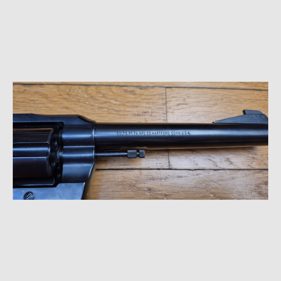 Mythischer Revolver Colt Officer Model Match – Kal. 22LR – Schwerer Lauf – Waffe aus Hartford von 1966 – Ästhetik und Spitzentechnologie – Seltene Stück für das Schießen und Training in sehr hoher Qualität – Ausgezeichneter Zustand, fast wie neu – TBE +++, Bild 21 von 22