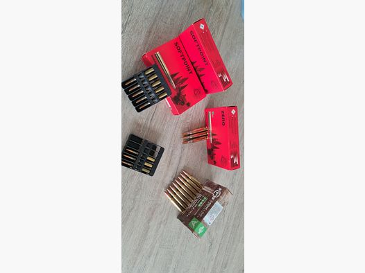 Ensemble - 114 cartouches de fusil de chasse au calibre 7x64