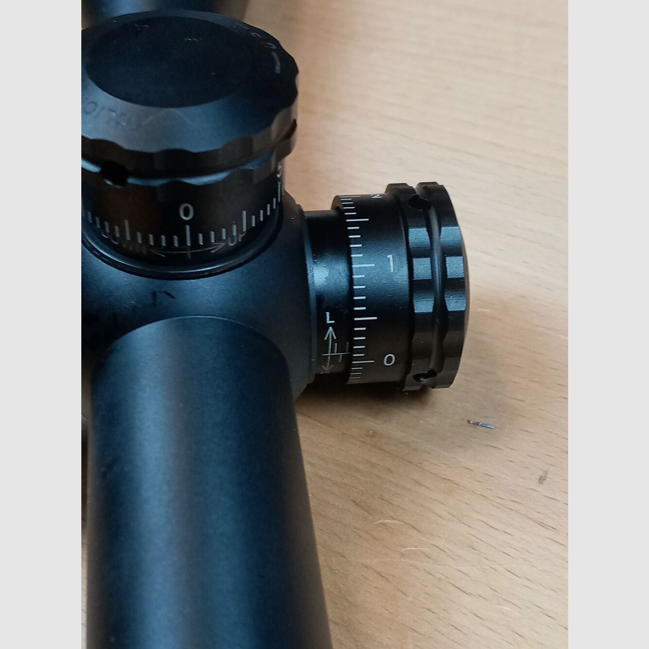 Bushnell AR Optics 4.5 - 18 x 40
