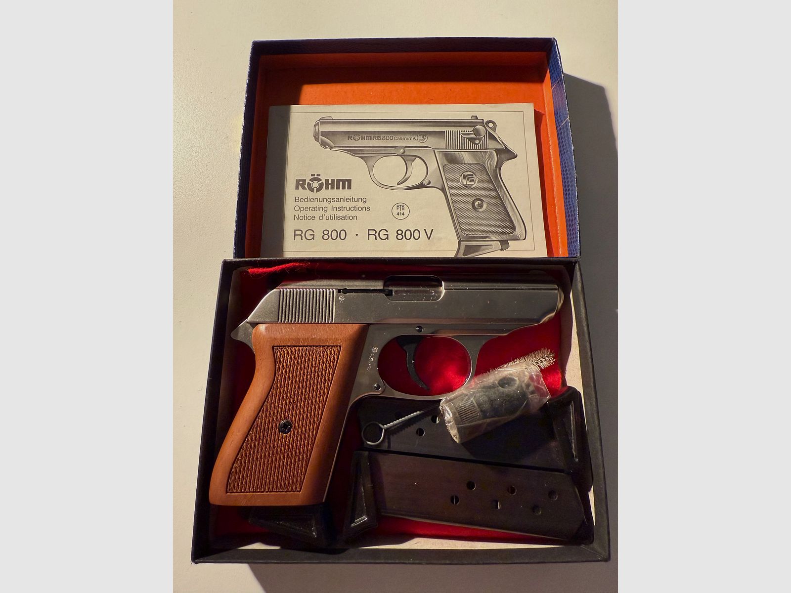 Röhm RG 800 mit zwei Zusatzmagazinen