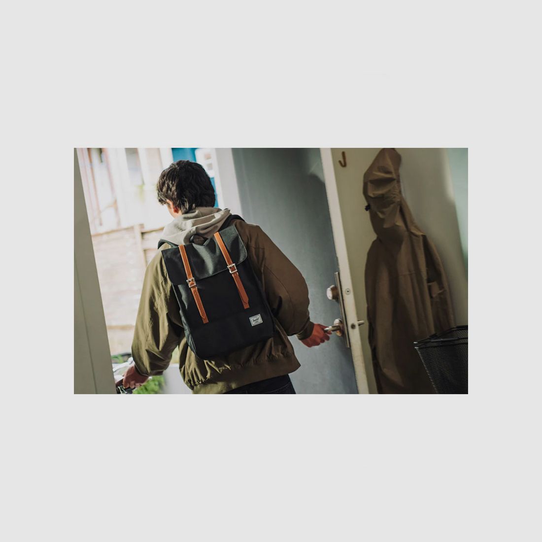 Rucksack – Herschel – Survey Backpack | 20L | Schwarz, Bild 5 von 7
