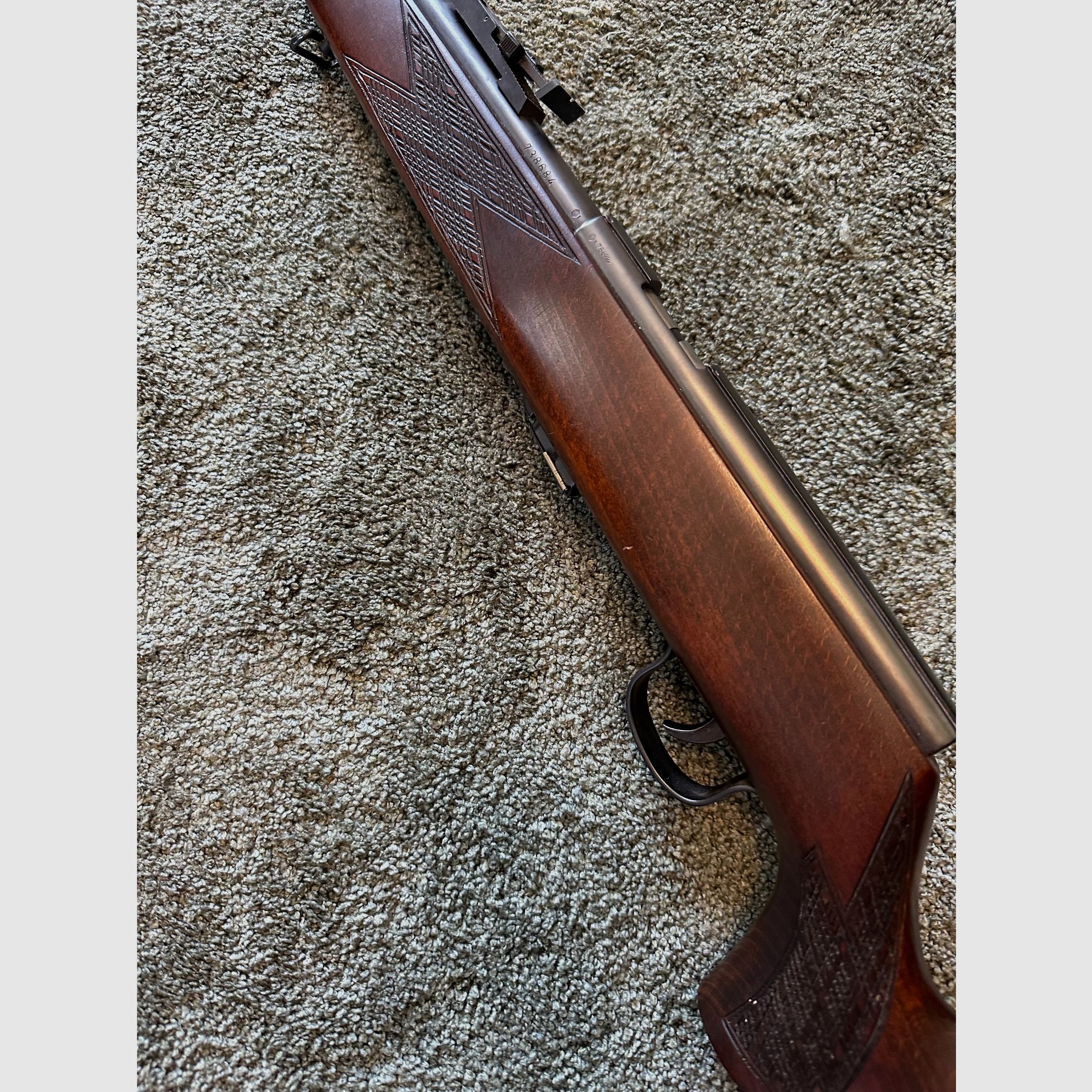 Voere Sportkarabiner Kaliber .22 lr – Holzschaft – mit Magazin