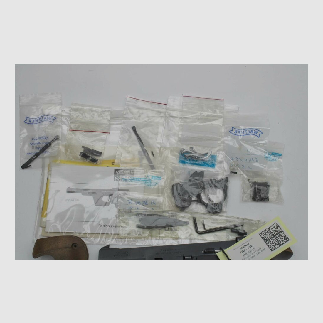 Pistole Walther GSP mit 3 Magazinen und mehr als genug Ersatzteilen .22lr