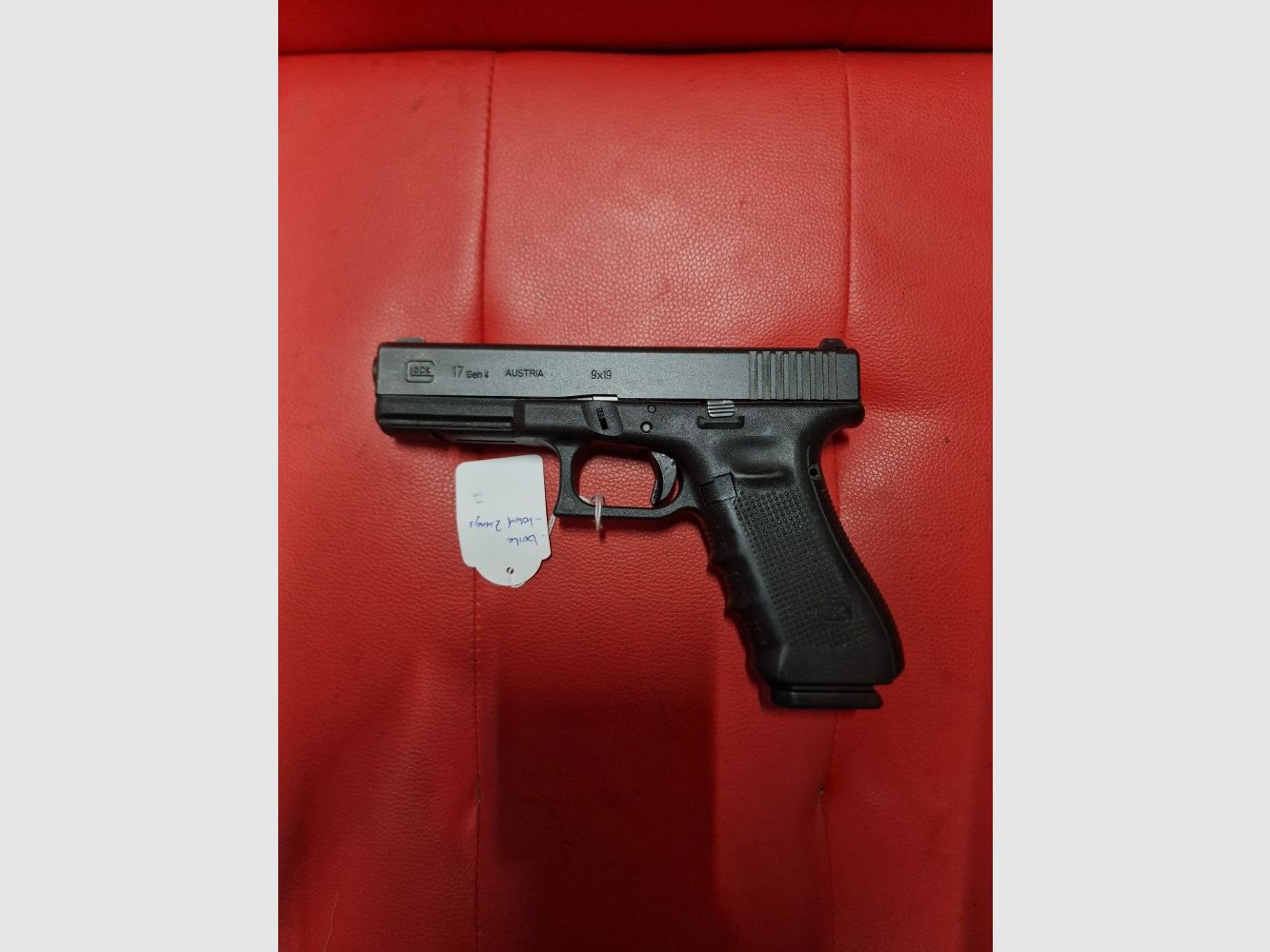 GLOCK 17 GEN. 4 9X19mm (GEBRAUCHT), Bild 1 von 2