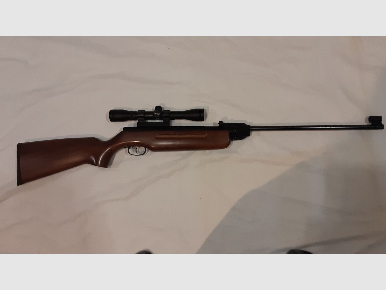 Rifle de aire Weihrauch HW35 de gran potencia y precisión para caza/deporte