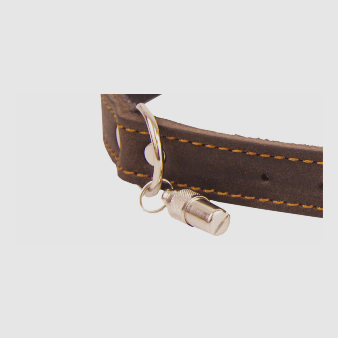 Collier AKAH riveté en cuir huilé