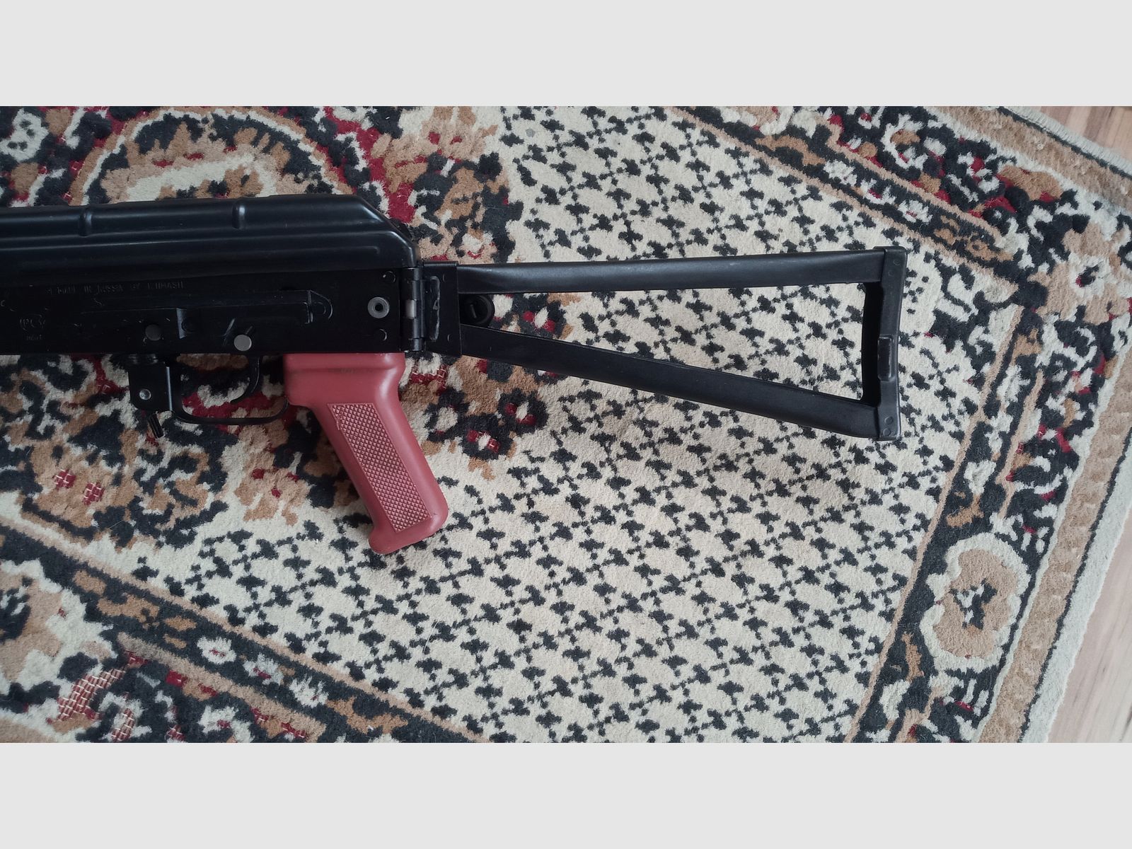 Absolument de haute qualité et proprement fabriqué russe 5,5 mm Saiga / Izhmash Squelette Crosse pliante pour AKS-74 / AK Crosse pliante 5.5 Triangle Side Folder