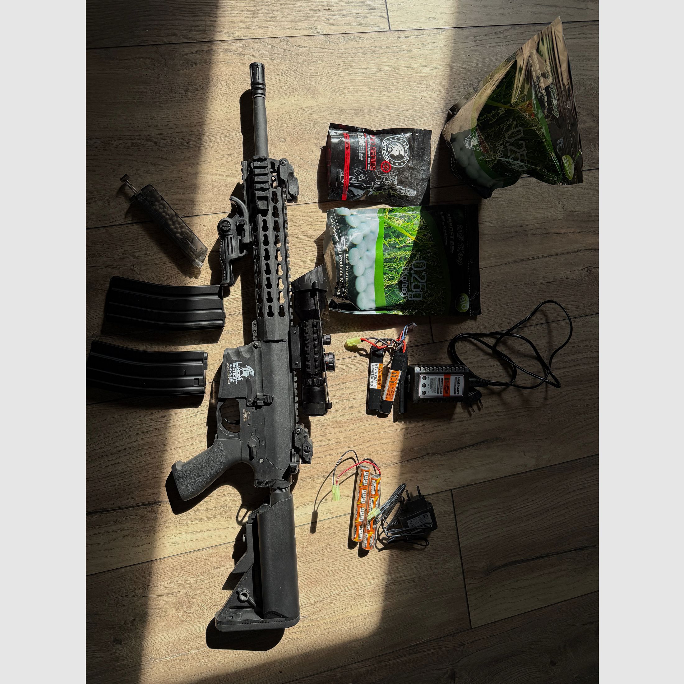 Airsoft M4 Lancer Tactical 