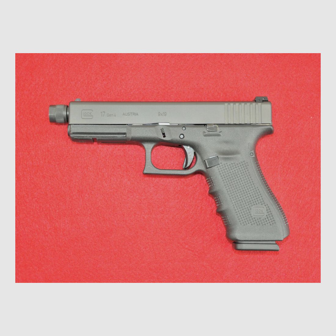 Glock	 17 Gen4 mit Mündungsgewinde 9mm Luger