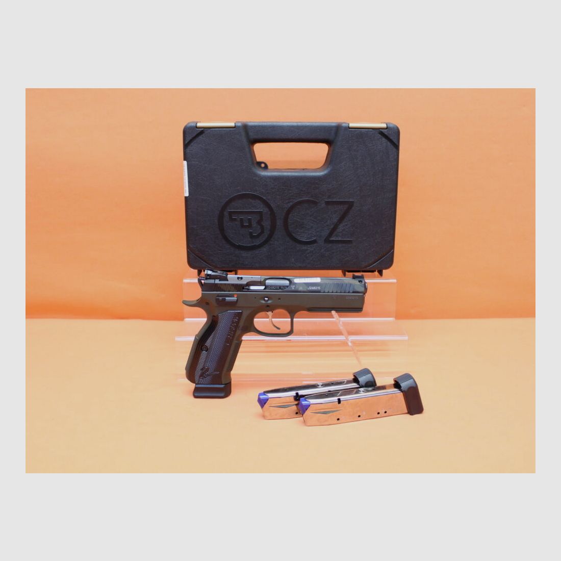 CZUB Ha.Pistolet 9mmLuger CZUB CZ SHADOW2 OR Prêt pour optiques pour viseur point rouge / Modèle spécial Oliv Camo (CZ75)