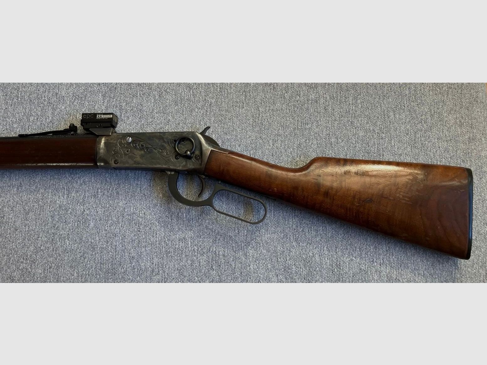 Winchester karabinek lever-action Model 94 kaliber .30-30 rarytas z celownikiem punktowym Tornado