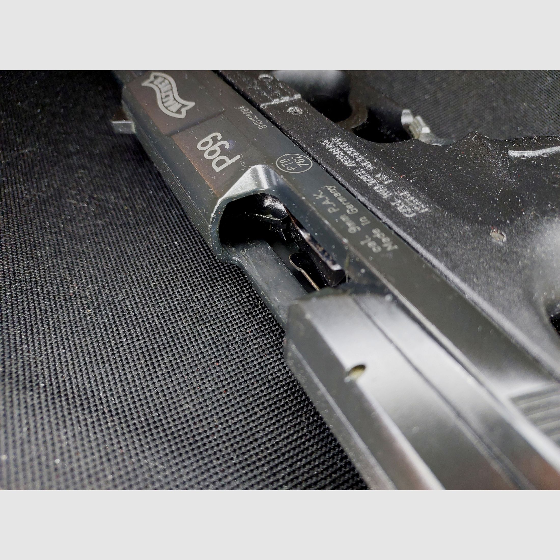 Walther P99 blank firing pistol 9mm P.A.K. (PTB 762) P 99