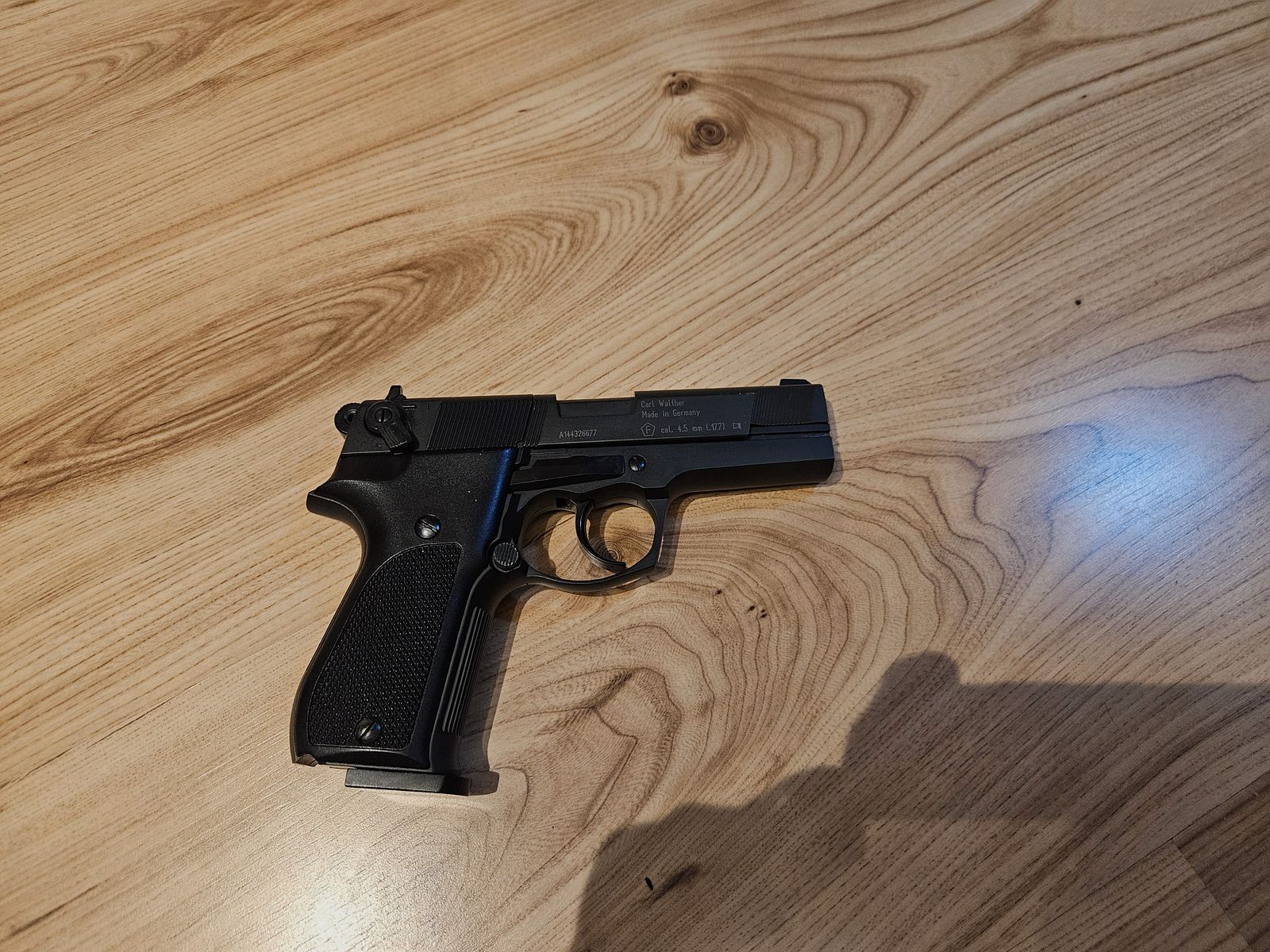 Walther CP 88 + munición + cápsulas de CO2 + caja de captura de balas + 2x cargadores