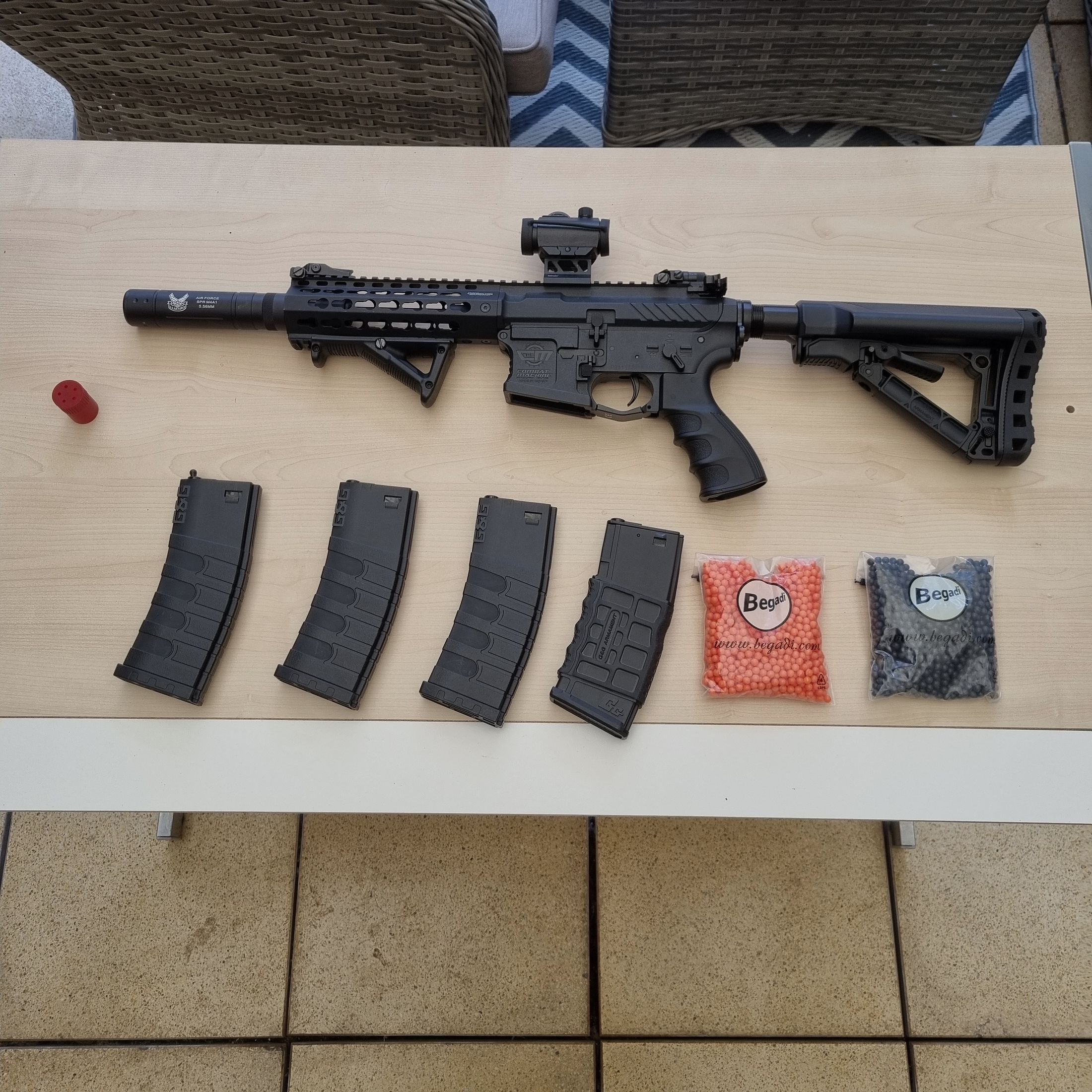 CM16 SRS Sturmgewehr mit Zubehör