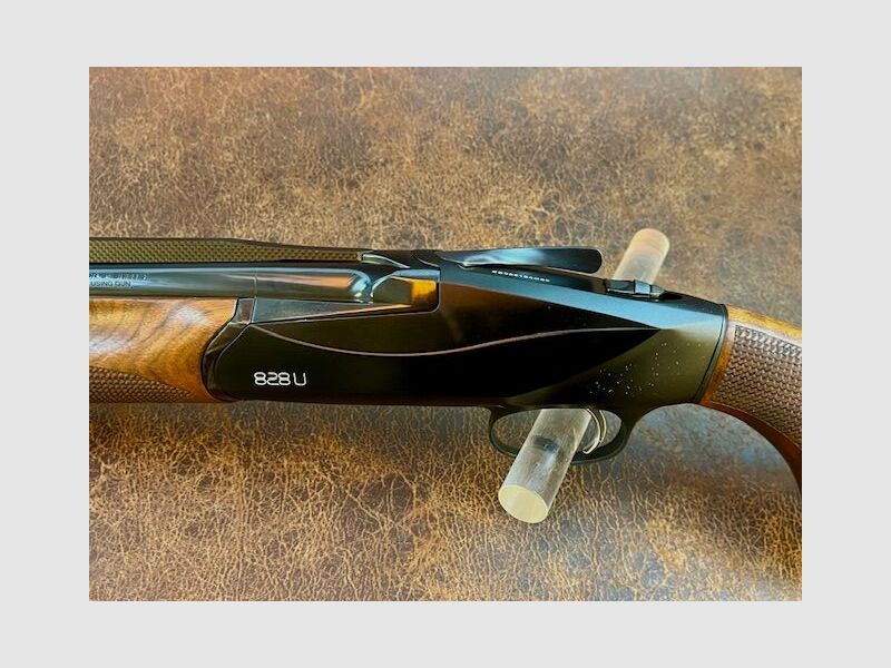 Benelli 828U Zwart Links