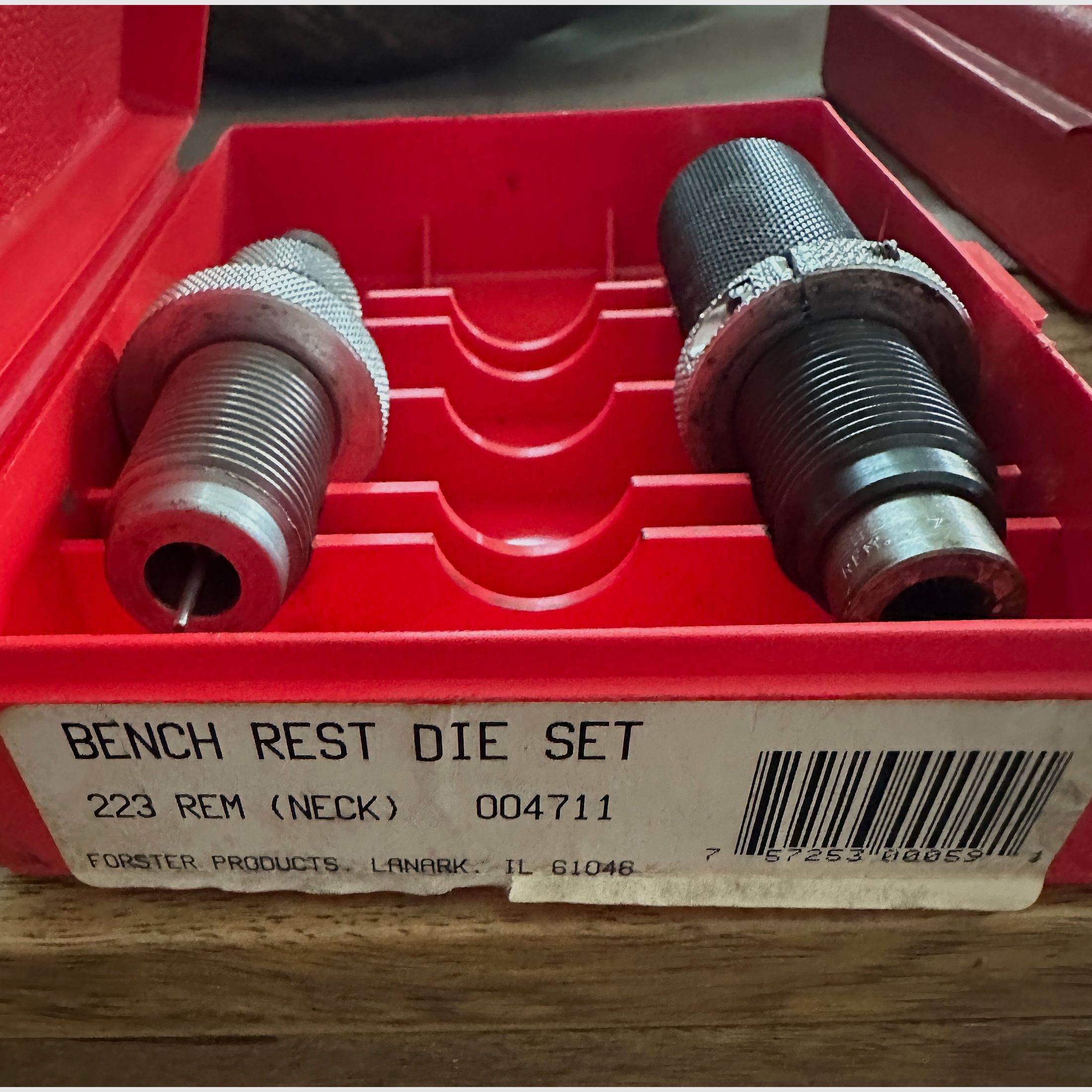Forster Wiederladen Neck Sizing Die Set und Bench Rest Seater 223 Rem