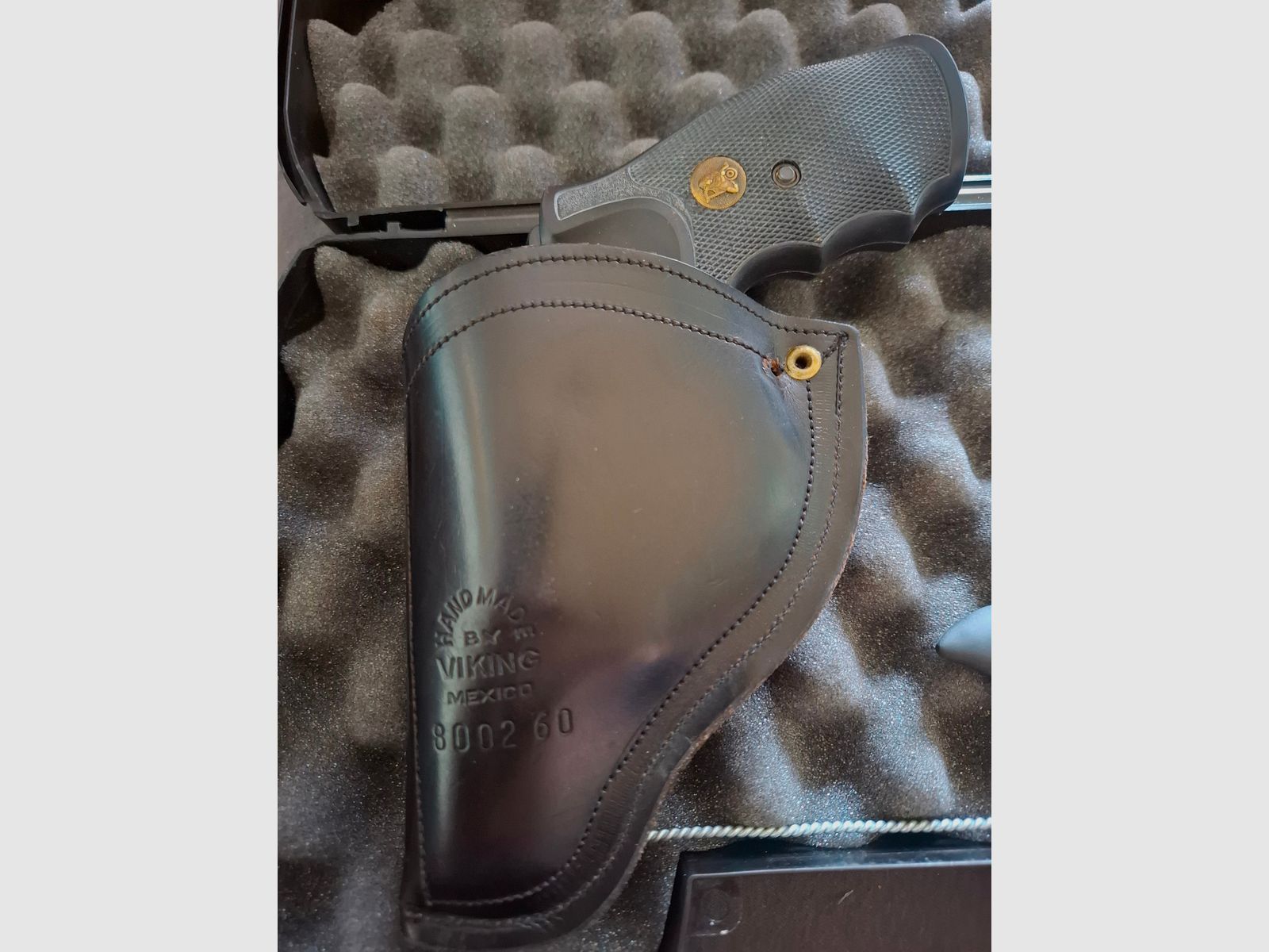 Arminius HW 37 met holster en extra gripplaten