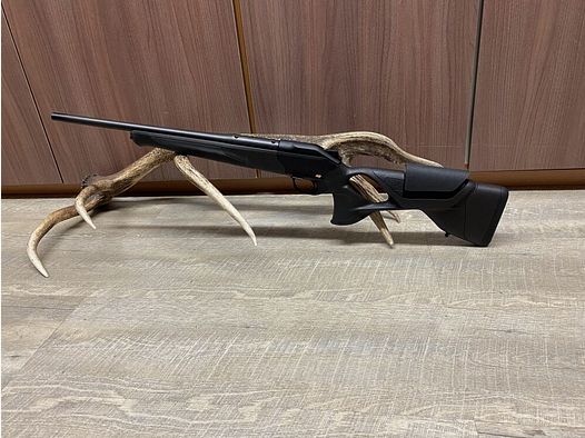 Blaser	 R8 Ultimate, Schaftrückenverstellung, Kurzlauf