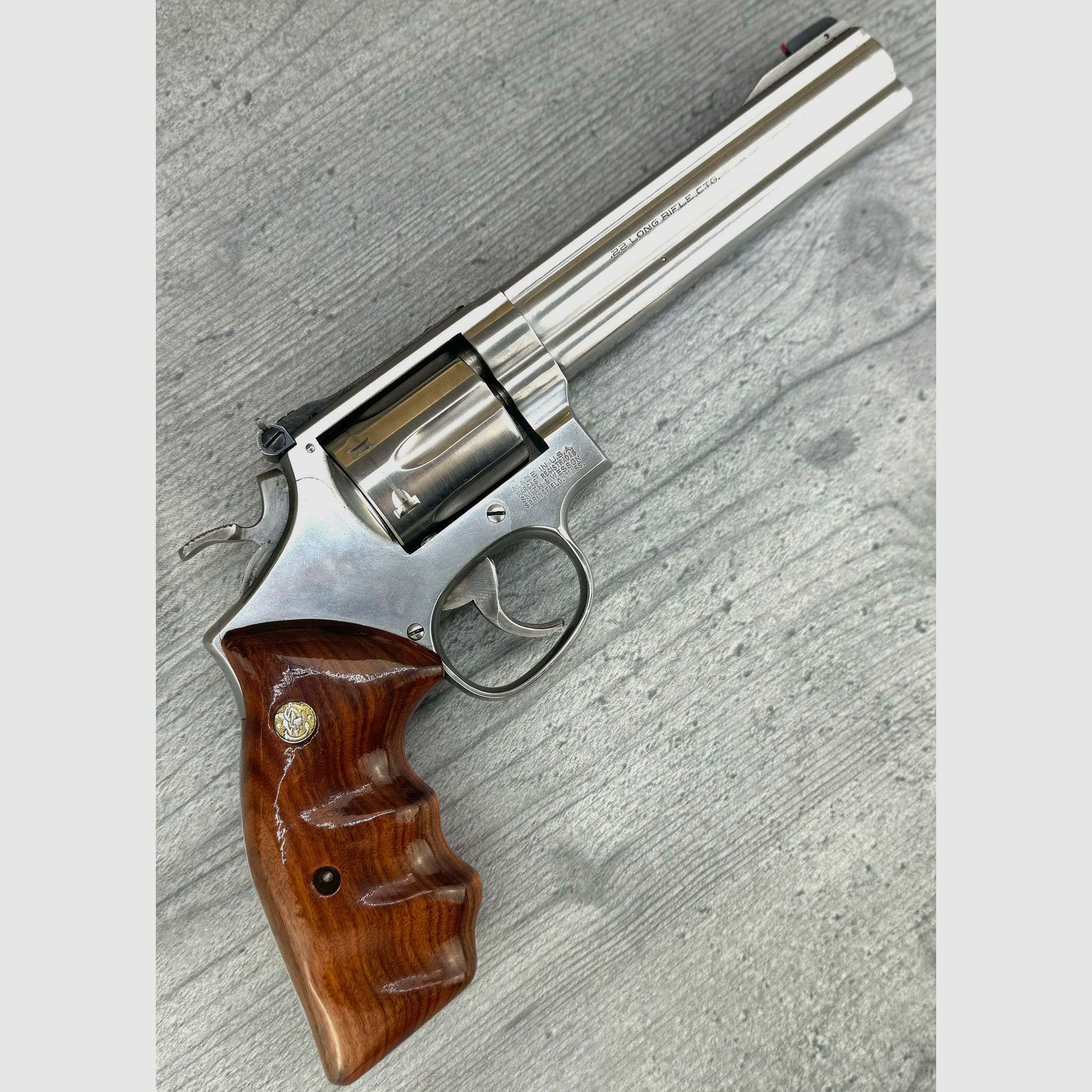 Smith & Wesson Mod. 617-1 Campione di tiro .22 l.r. impugnature in legno