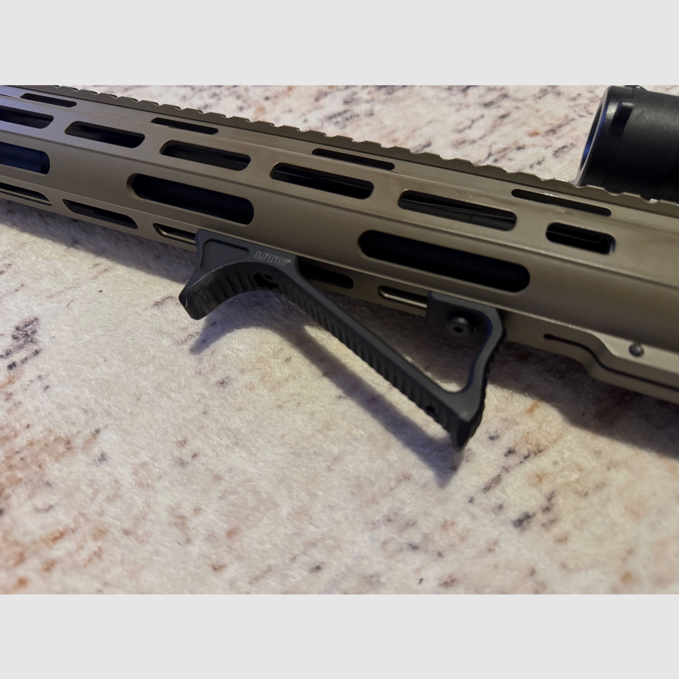     LDT AR-15 .223 Rem. FDE – come nuovo incluso Victor Optics ZF & impugnatura