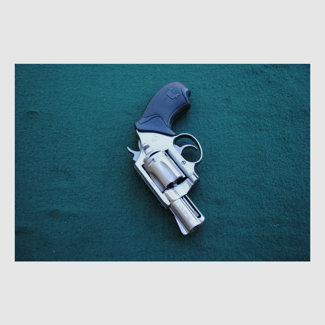Colt Detective II, 2"LL, Acier inoxydable poli brillant, poignée en caoutchouc Colt