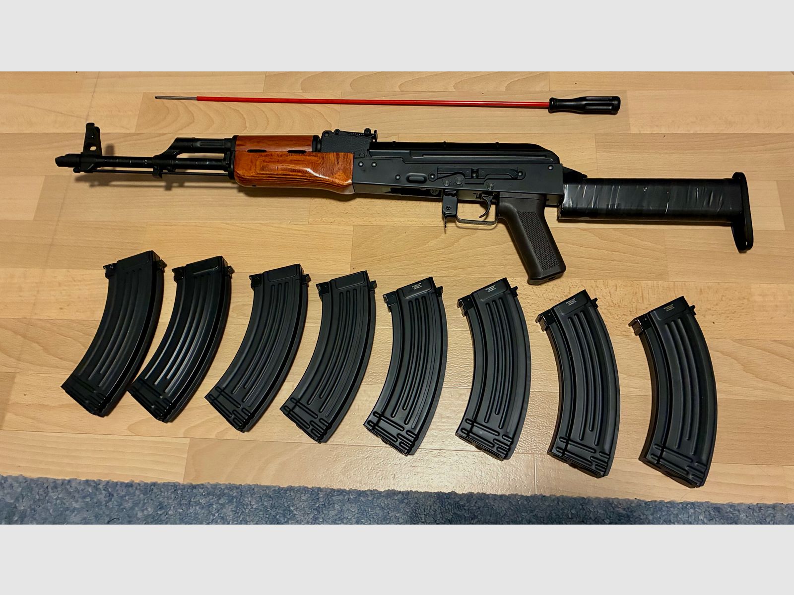 BEGADI AK47 / AKM GEN-5 SPORT S-AEG Airsoft Softair + 8 Magazine / 11V Akkus, Ladegerät, BBs