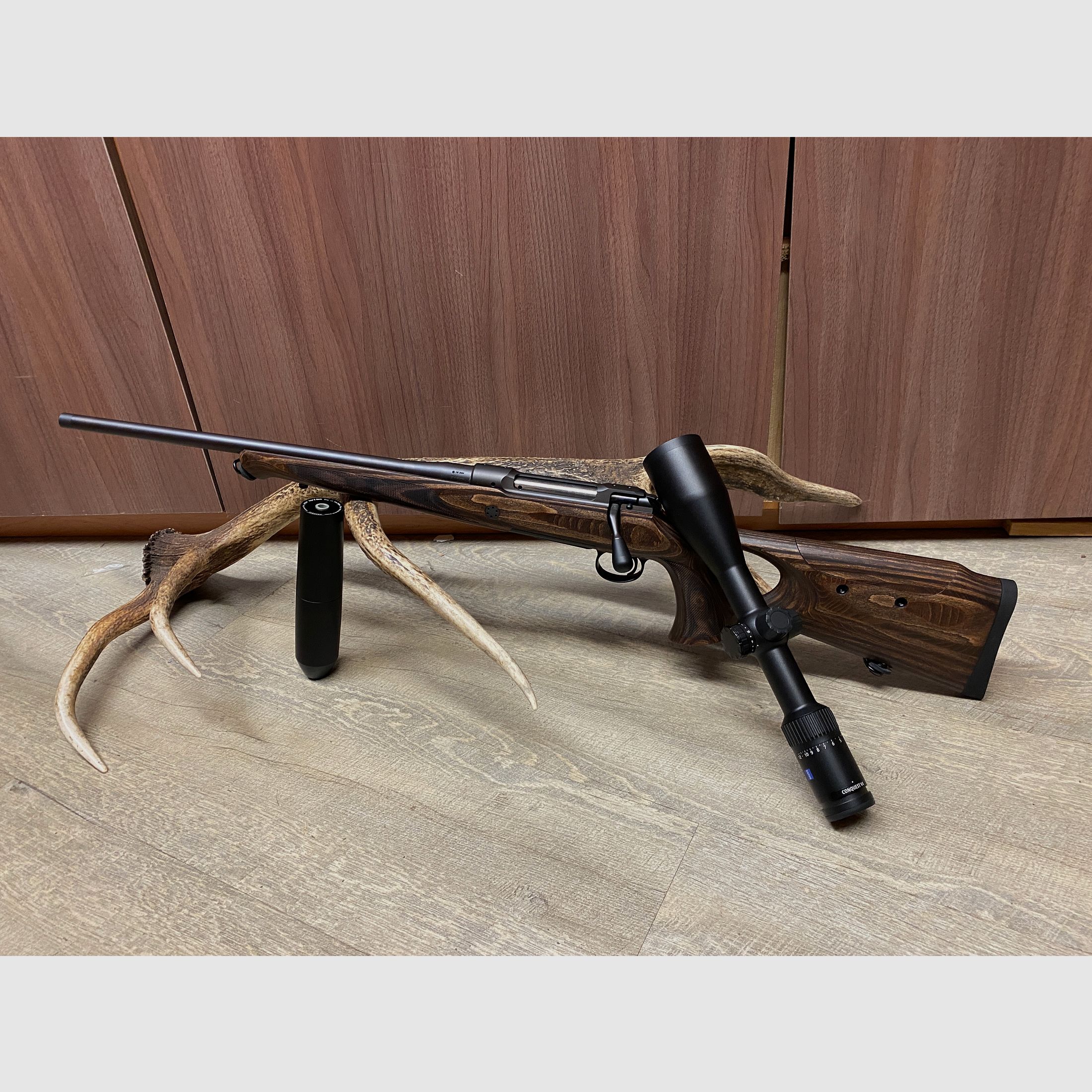 Sauer 101 GTI, links, mit Zeiss Conquest V4 3-12x56