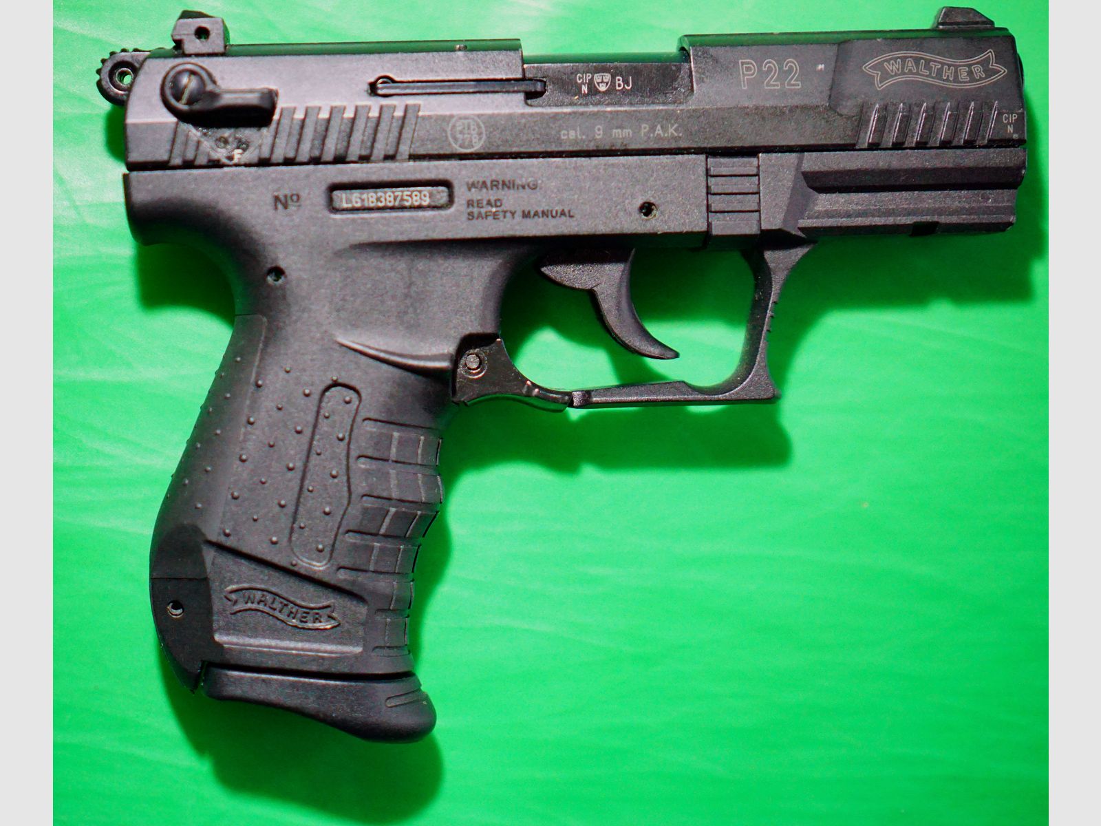 Walther P22 Schreckschuss Pistole 9mm P.A.K. (PTB 778) schwarz mit Lederholster