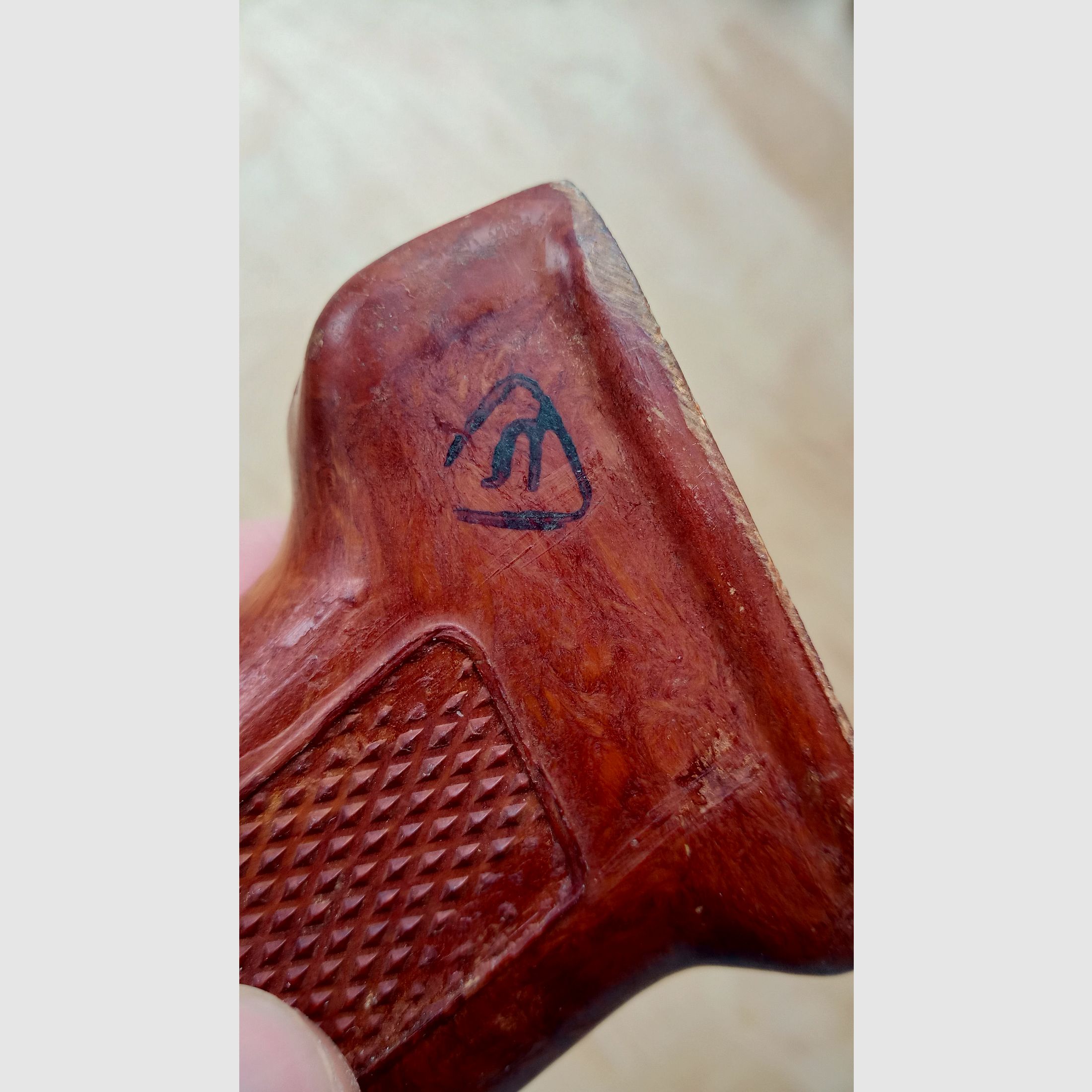 PKM / RPK impugnatura in AG4 fibra di vetro Bakelite, probabilmente russa o bulgara / adatta anche per AK e cloni.