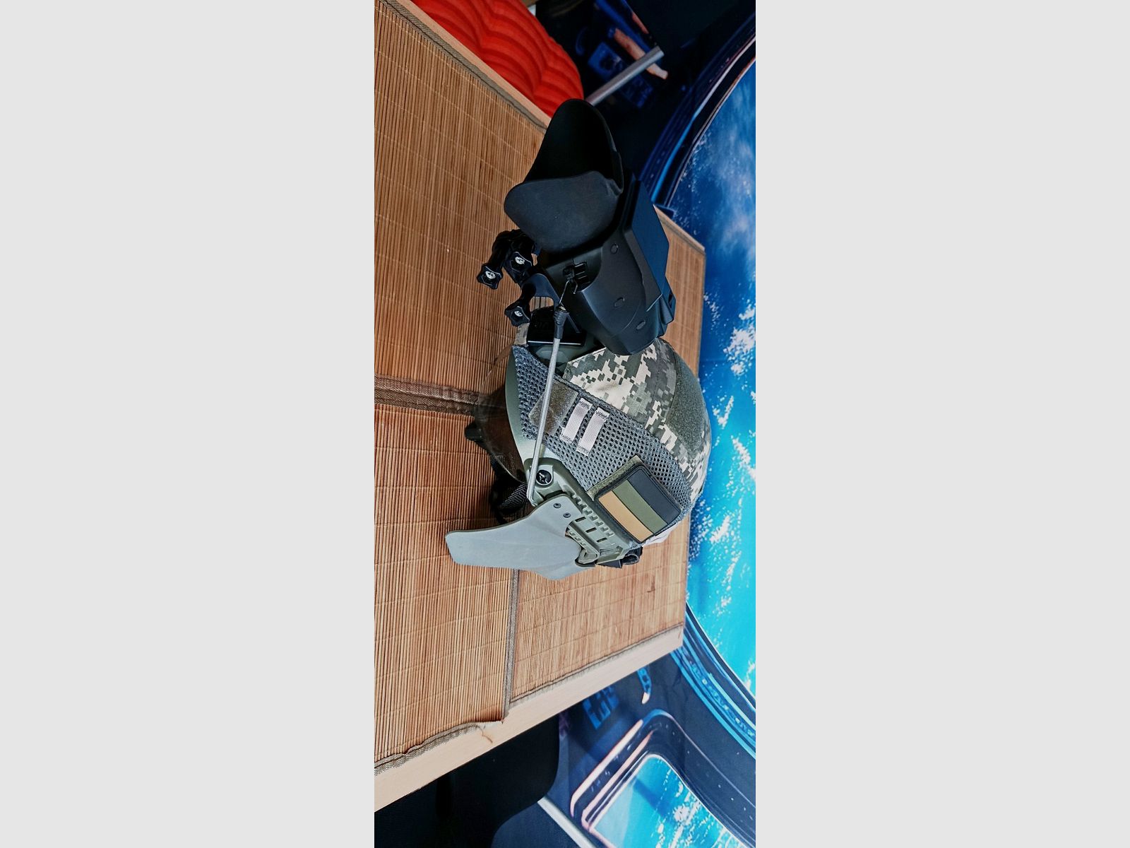 Bresser NV Binokular Nachtsichtgerät mit Bump Helm - vers. DE-Versand inkl.