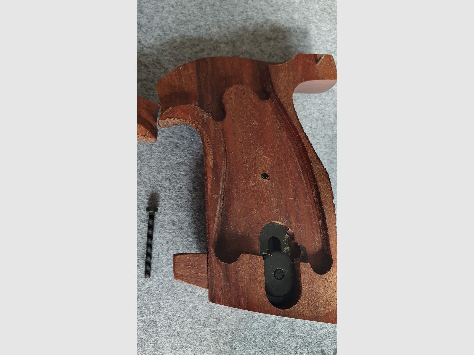 Poignée de match réglable rare en noyer pour Taurus 669/689 et éventuellement des modèles similaires Smith & Wesson