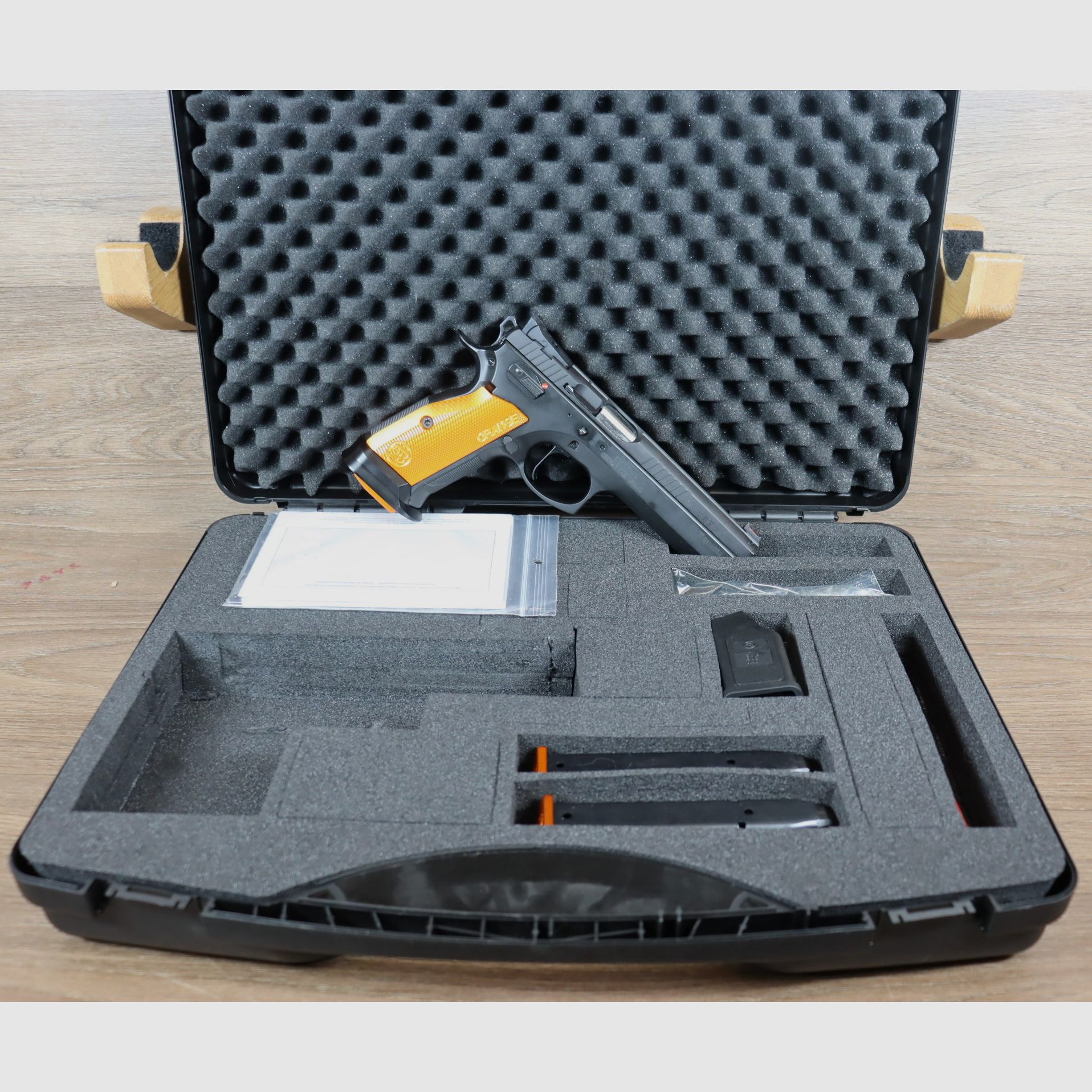 CZ75 Tactical Sport, Orange, Bild 3 von 3