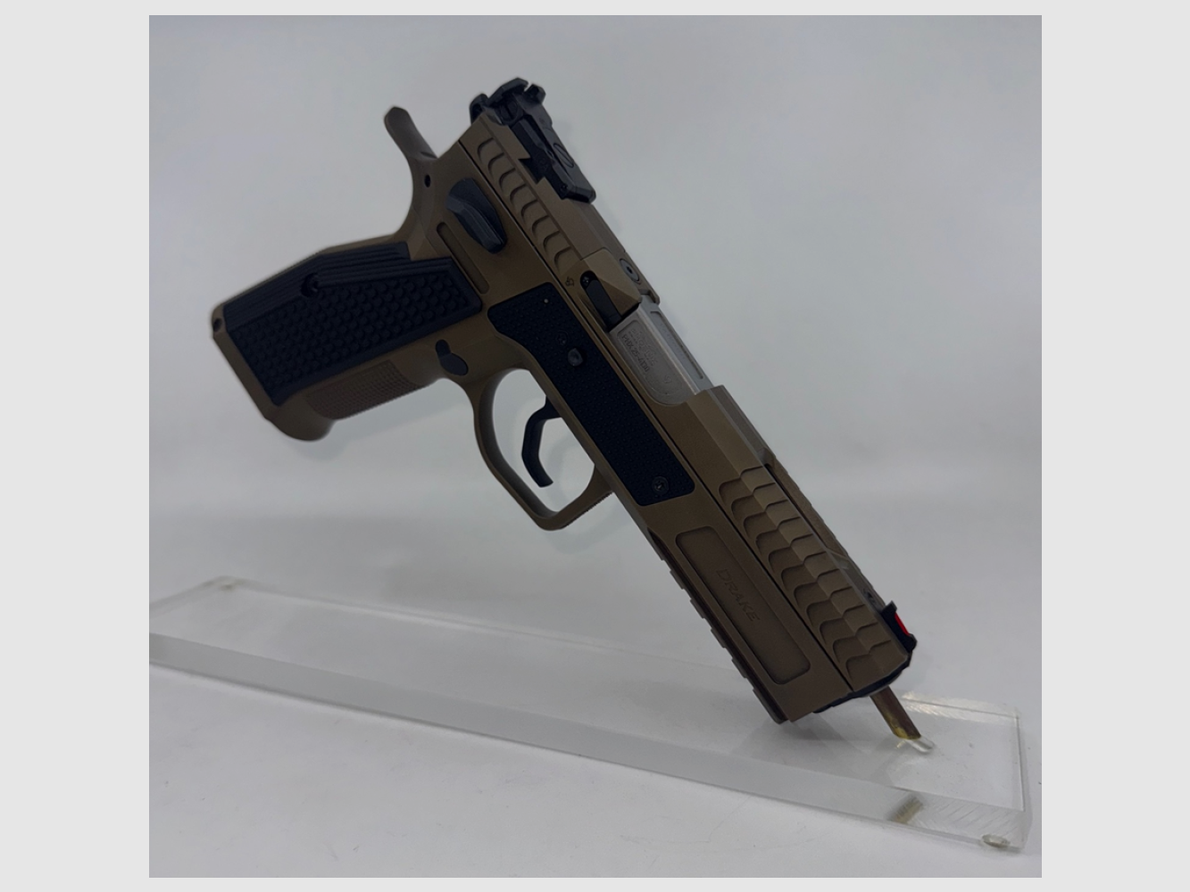 Drake Production, droitier, Q marron foncé complet, DA/SA, fibre rouge, OR LPA, 9 x 19mm, poignée en aluminium DR