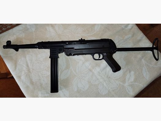 The MP 40 in caliber 4.5mmBB 7.5 Joule Co2