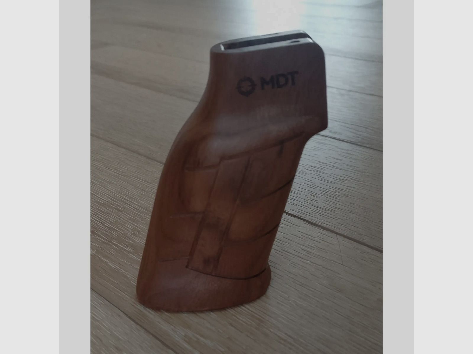 MDT Pistol Grip Wood / Holz-Pistolengriff Walnuss (AR15 Schnittstelle) – wie neu