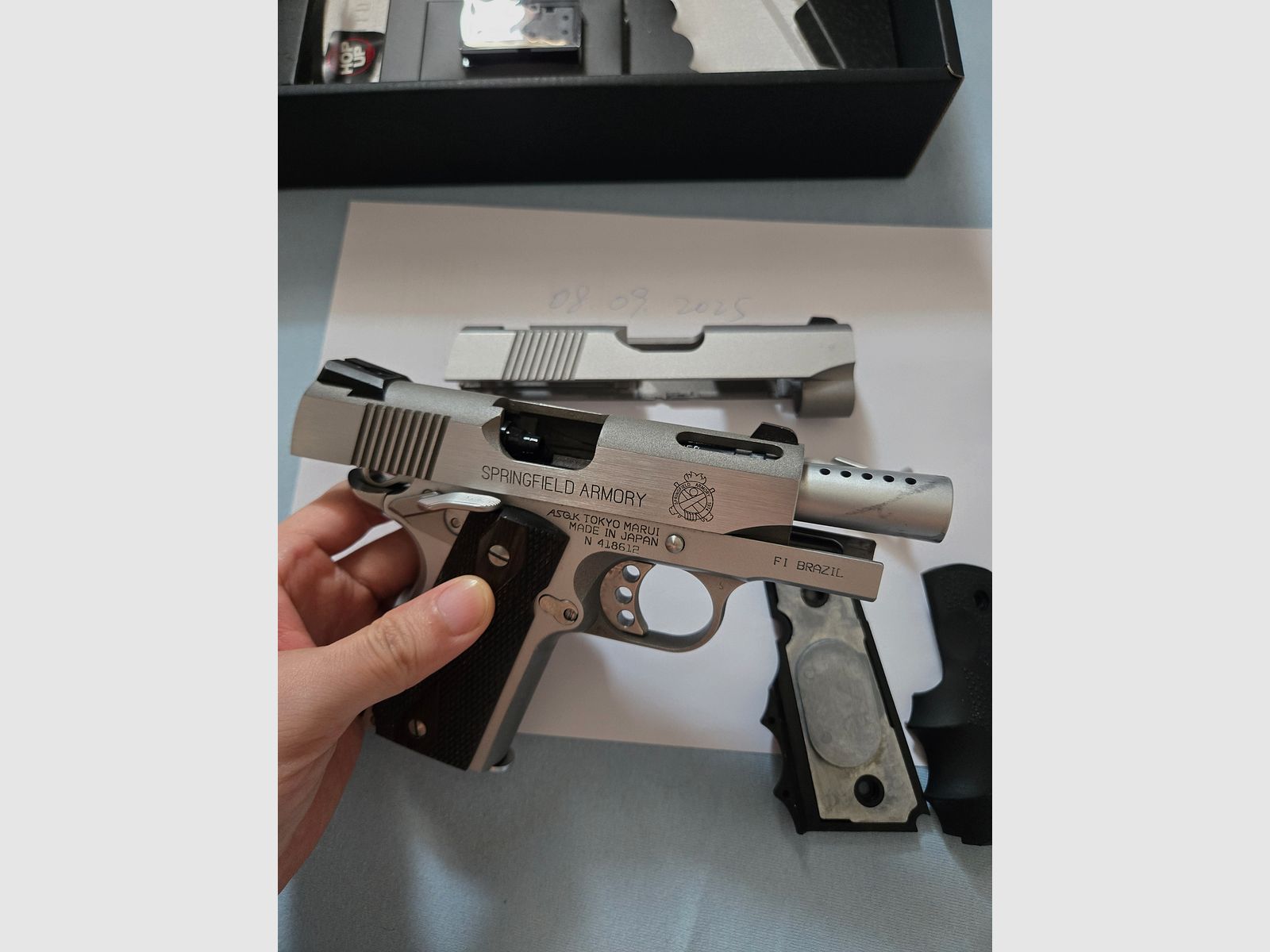 Airsoft Tokyo Marui V10 Ultra Compact GBB 6mm