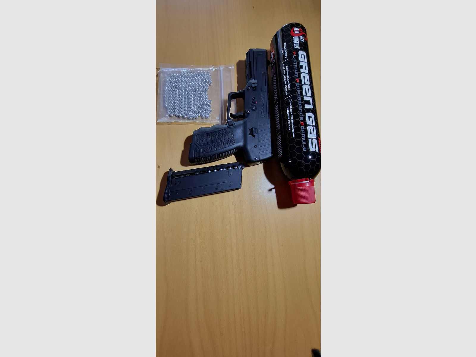 Verkaufe Maverick Gasdruckpistole Komplettset