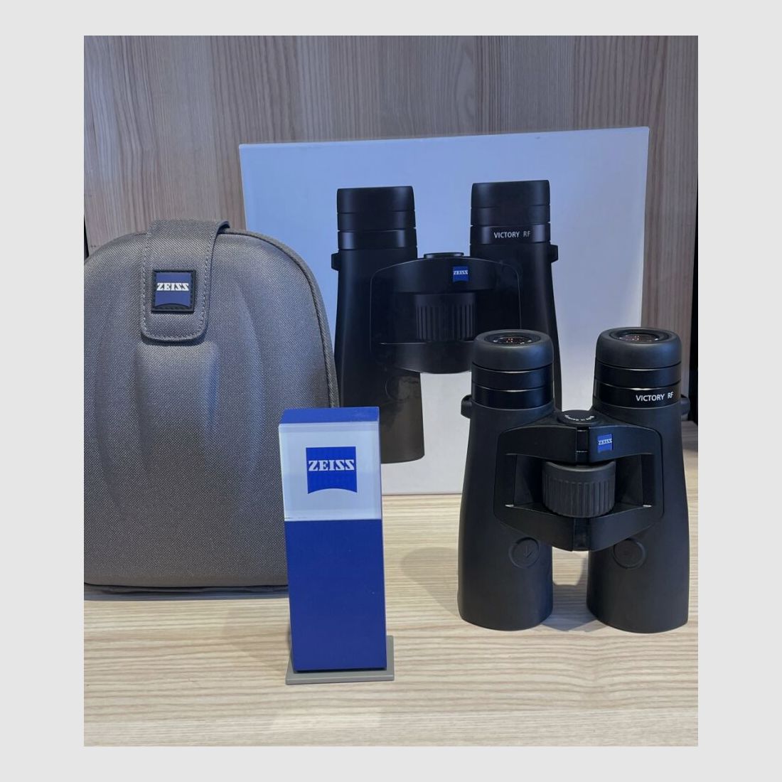 ZEISS VICTORY RF 8x42, Bild 1 von 3