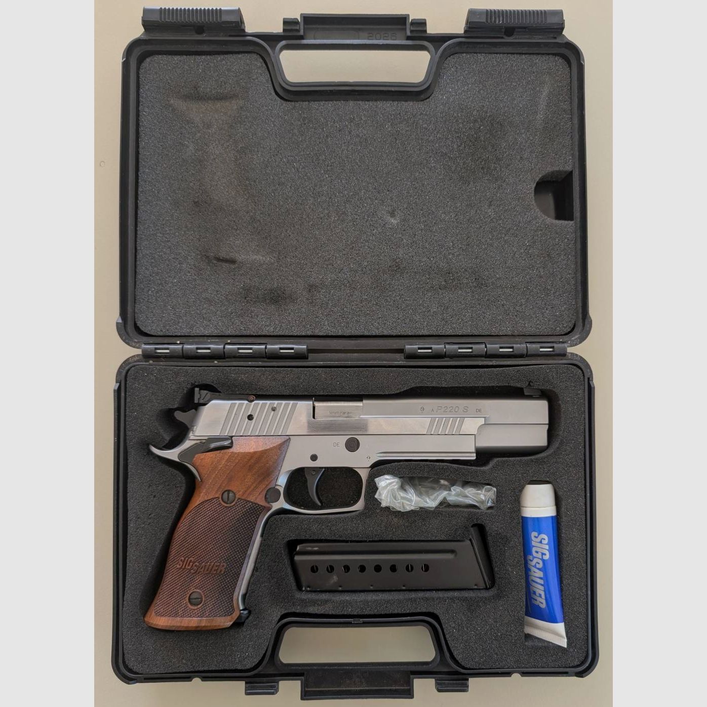SIG Sauer P220 X-Six – Fabriqué en Allemagne – Calibre 9 mm Luger avec système interchangeable .22 l.r.