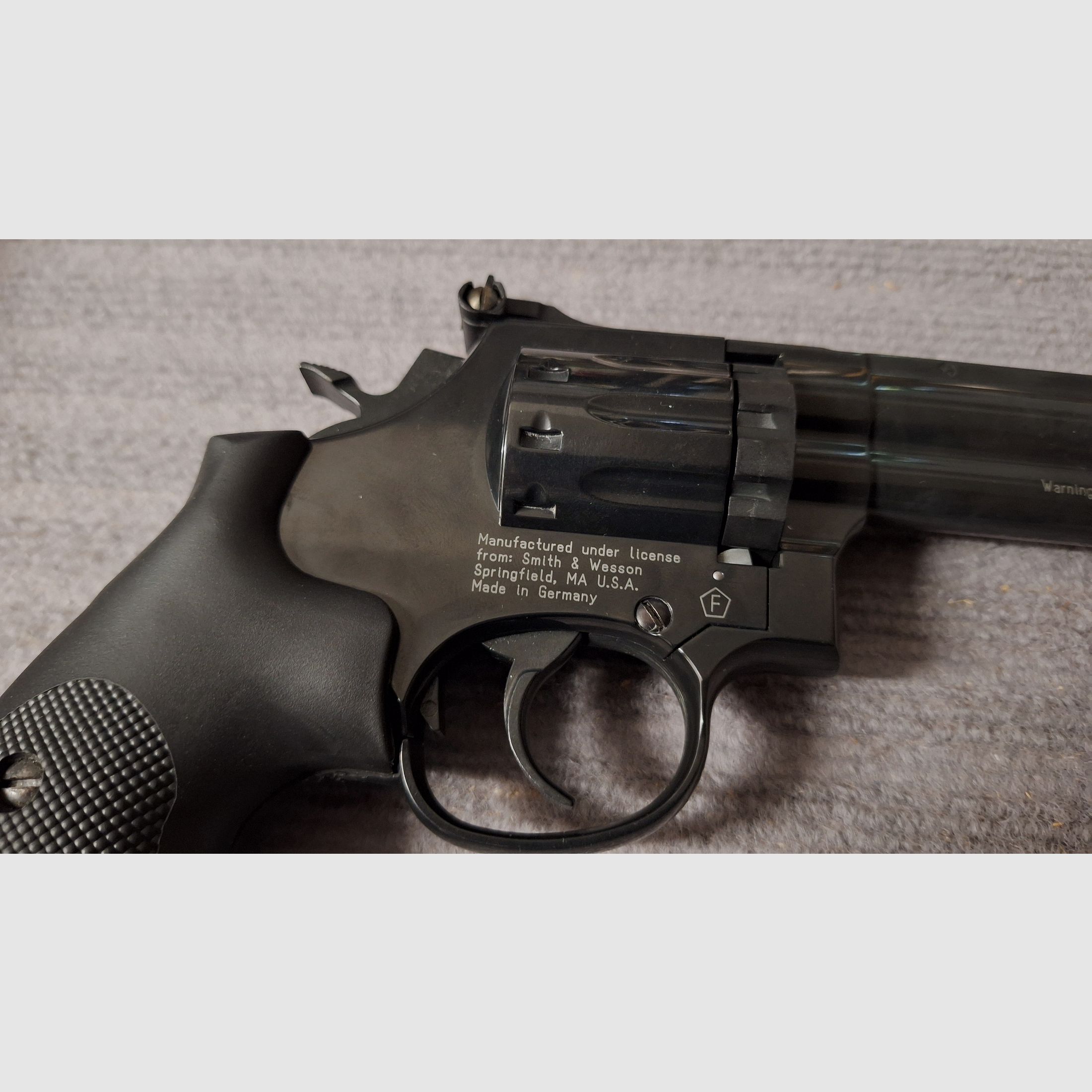 Smith & Wesson 586 - 6 pollici brunito 4.5mm Diabolo
