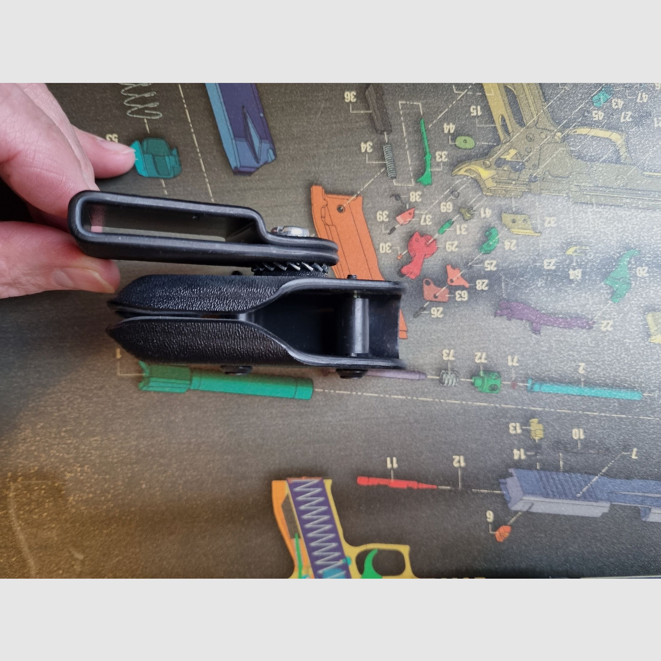  4 x Höppner und Schumann universal Magazinhalter (Speedmag 5CW?) für doppelreihige Magazine