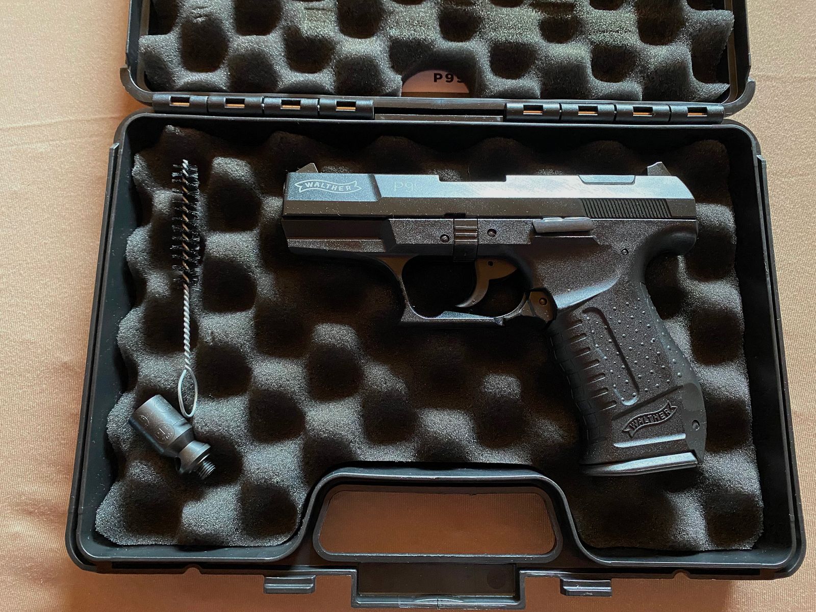 Walther P99 Schreckschuss Pistole Schwarz  9mm PAK  guter Zustand mit Zubehör und Koffer 