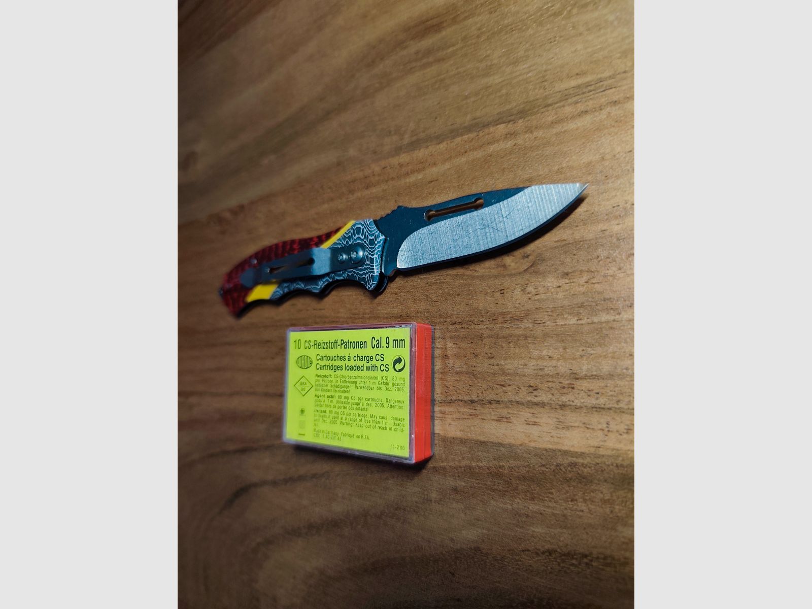 CS Gas Patronen 9mm Revolver von WADIE + Schönes Taschenmesser