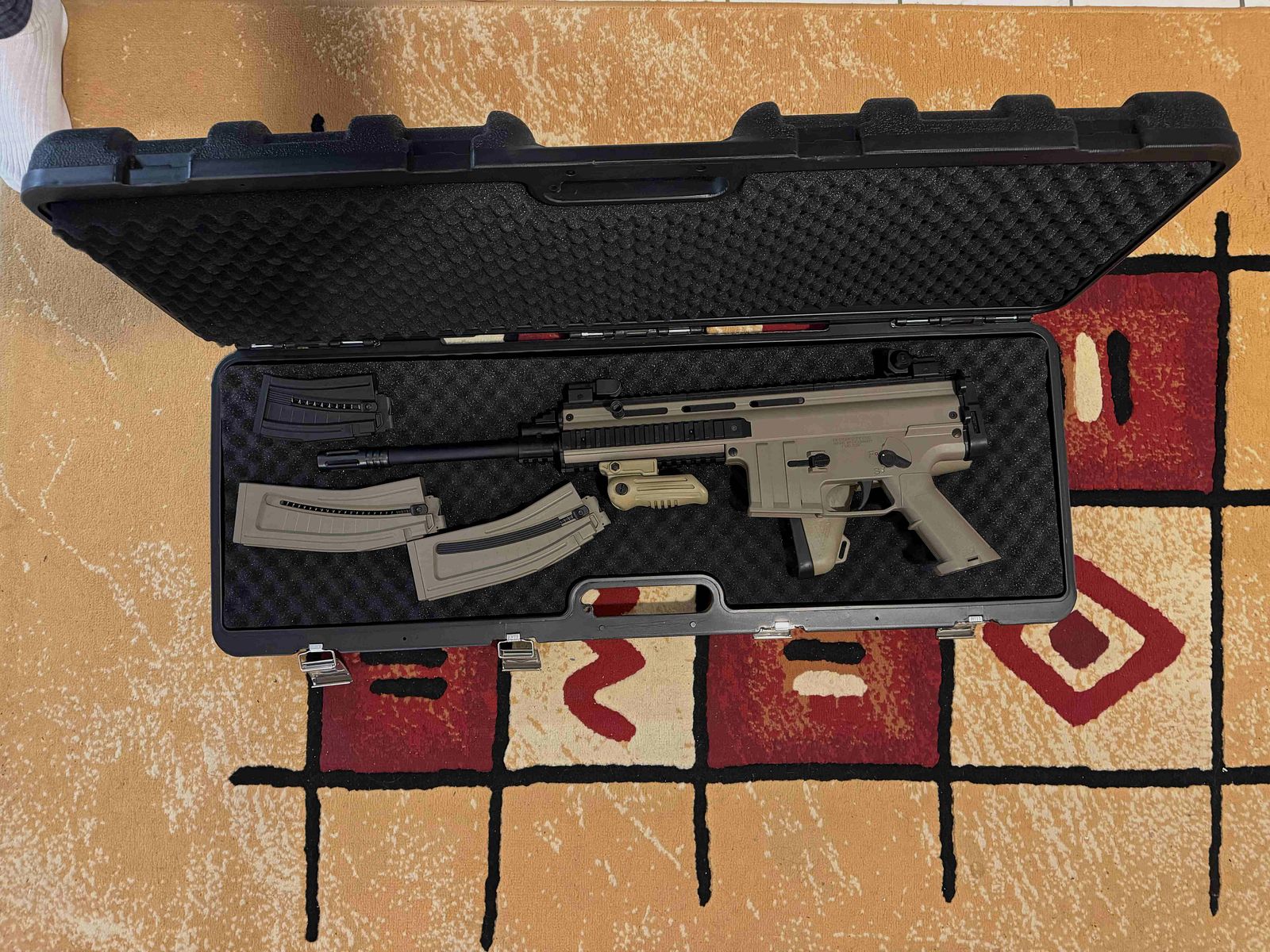 Zelfladende geweer, ISSC MK22 woestijn standaard MFD, .22lr.