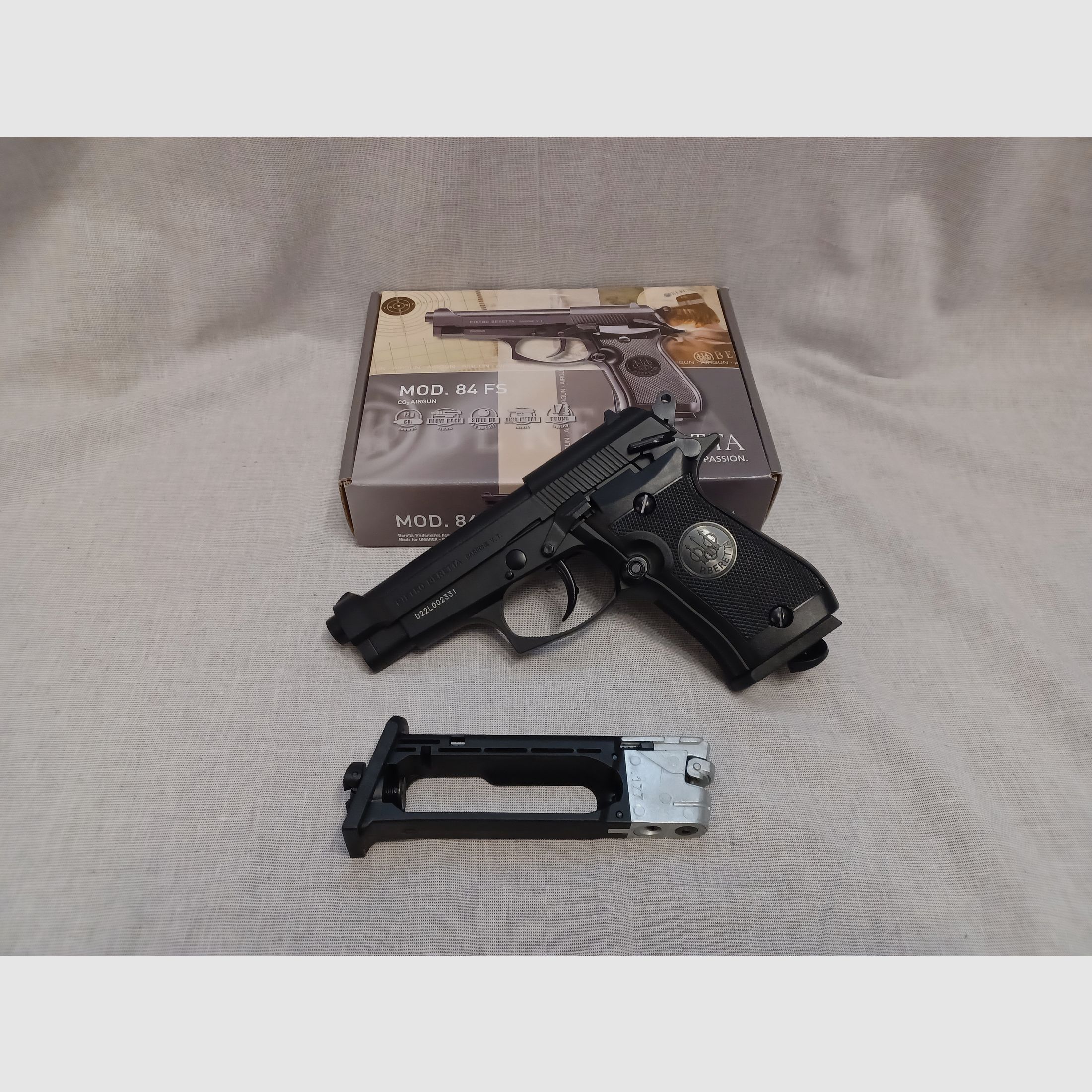 Beretta M84 FS / 4,5 mm BB / BlowBack / CO2 / Pistola / OVP (74)