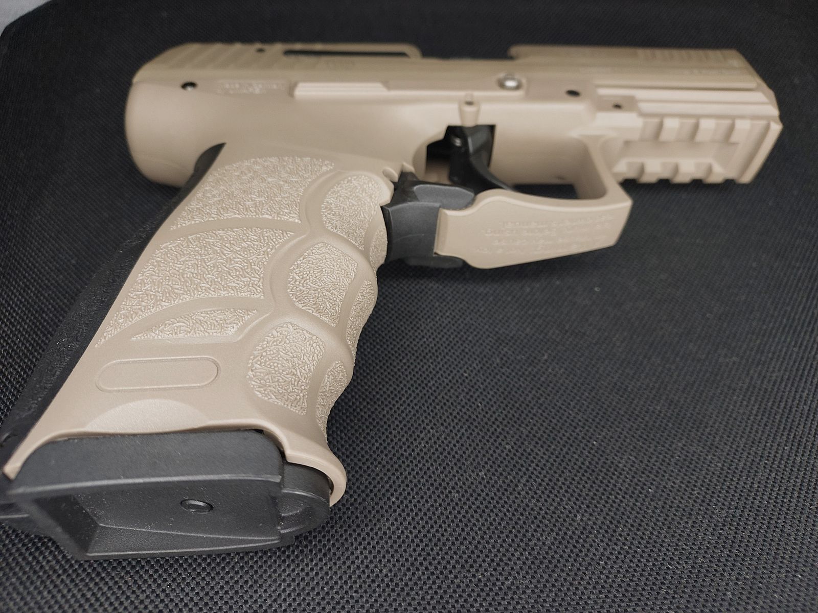 Heckler & Koch P30 Schreckschuss-pistool 9 mm P.A.K. TAN / FDE (PTB 912)