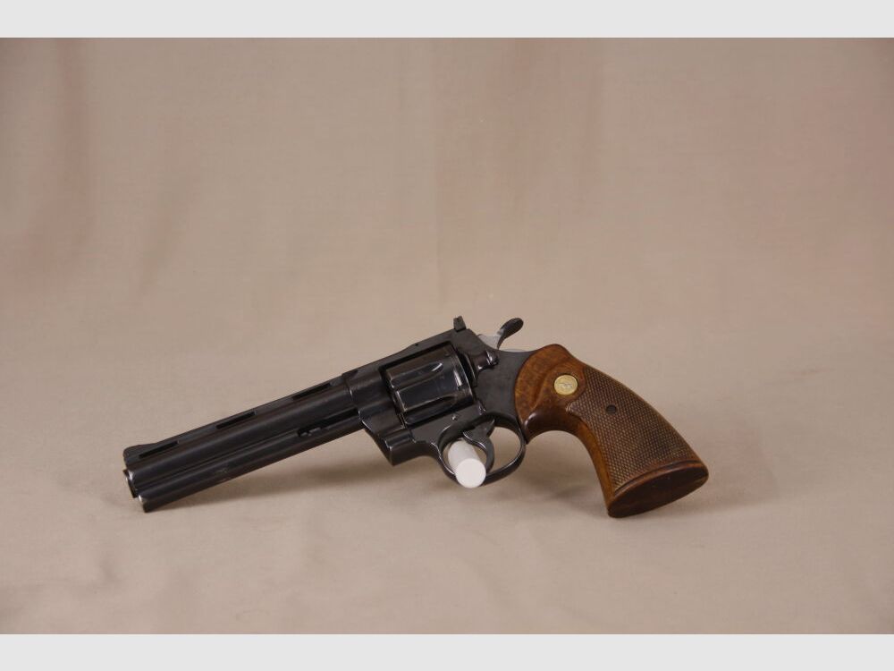 Colt	 Python  // Beschuss in 1966!!