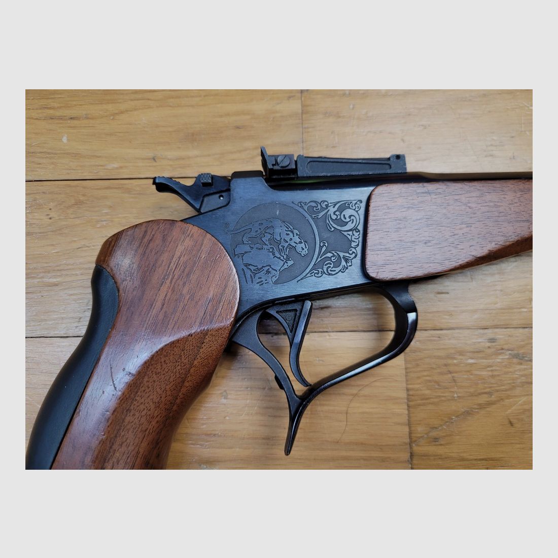 Contender-Pistole in 22LR – 10 Zoll wechselbarer Lauf! – Anpassbar – Eine Legende des Sportschießens durch ihre Originalität und Qualität – Zustand TBE!, Bild 15 von 16