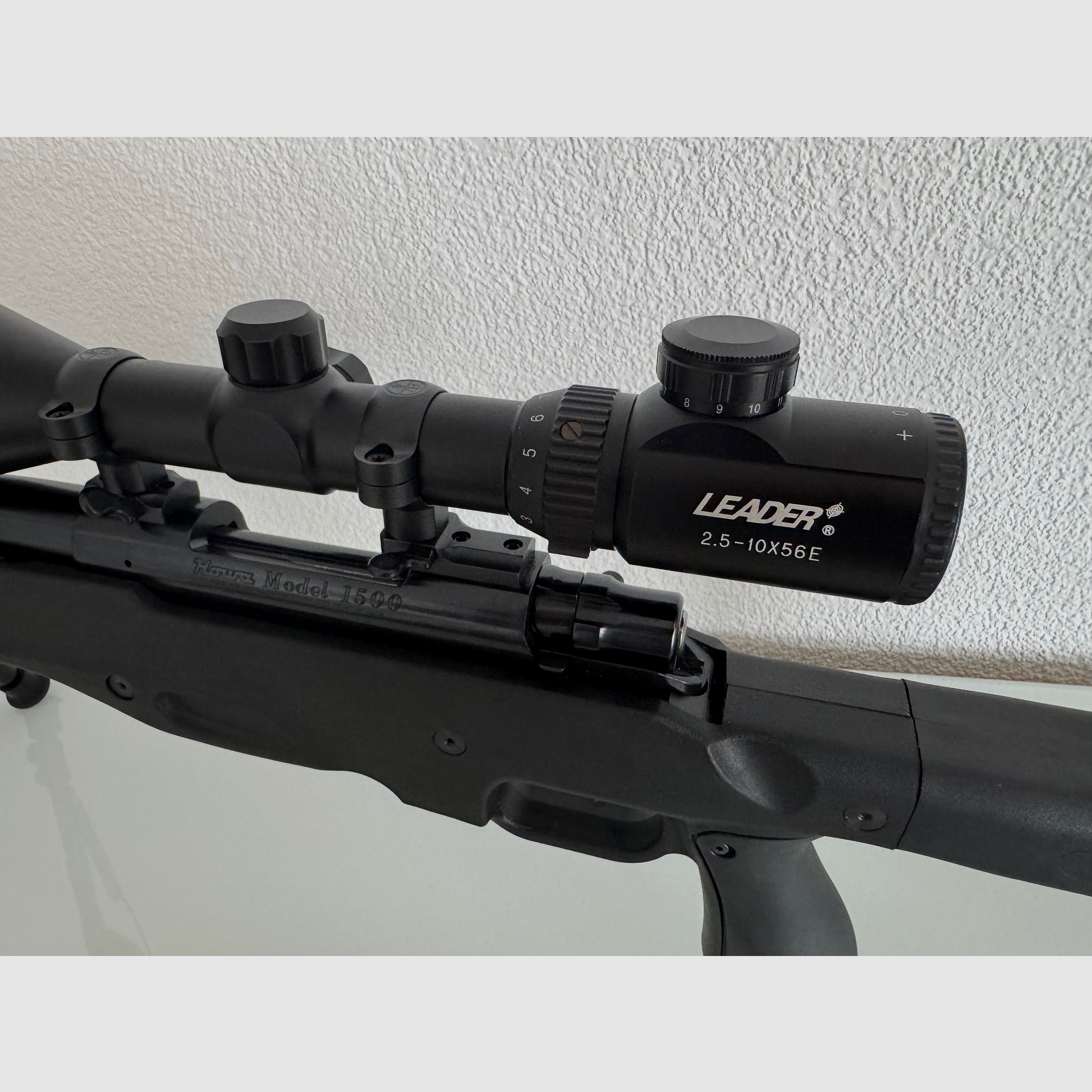 Howa 1500 .223 Rem mit Mündungsbremse und Zweibein Roedale Precison Schaft 